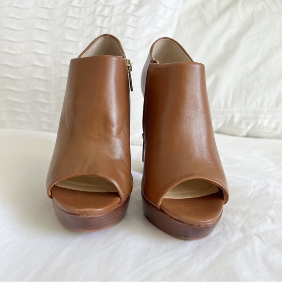 VINCE CAMUTO open toe booties | chunky heels | size 5.5 - Picture 4 of 6